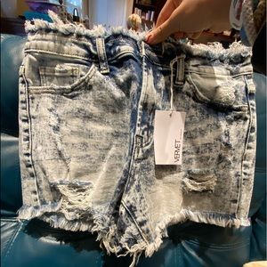 NEVER WORN!! VERVET jean shorts acid wash destroyed denim